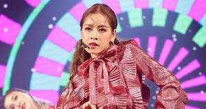 Chi Pu: 'Tôi sẽ tiếp tục hát vì vẫn có người khen'