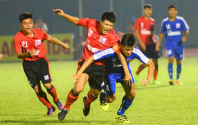 Thắng học trò Ryan Giggs, U21 Becamex Bình Dương bị chê thô bạo, câu giờ