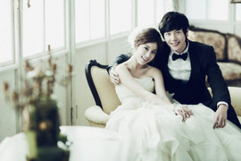 Bỏ chục triệu chụp ảnh cưới: Để khoe một hôm rồi vứt xó!