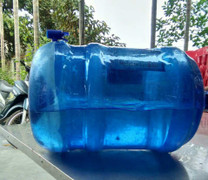 Bất ngờ phát hiện rêu nổi lềnh phềnh trong bình nước tinh khiết