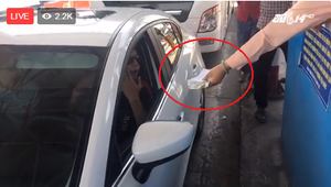 Video: BOT Cai Lậy hỗn loạn trong ngày đầu thu phí trở lại