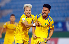 Vùi dập B.Bình Dương, SLNA lần thứ 3 vô địch Cup Quốc gia