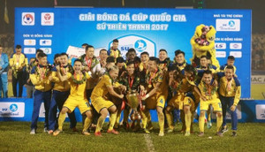 Video: SLNA tưng bừng nâng Cúp quốc gia lần đầu tiên sau 7 năm