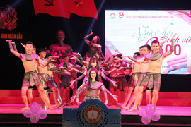Sinh viên An ninh khoe vũ đạo bốc lửa, trổ tài diễn kịch trong đêm hội C500