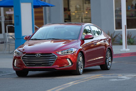 Hyundai Elantra giảm 'sốc' tháng 12, tới 80 triệu đồng