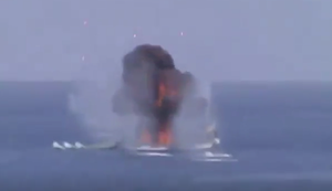 Video: Hải quân Nga bắn xối xả tiêu diệt cướp biển Somalia