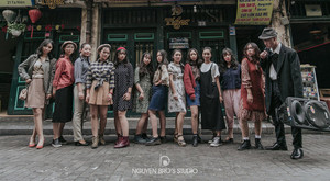 Phát sốt ảnh kỷ yếu thời trang thập niên 70 của học sinh Hà thành