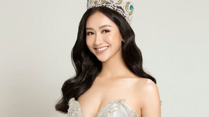 Hà Thu tự tin ngồi ghế giám khảo cuộc thi nhan sắc quốc tế