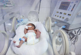 Hy hữu: Bé trai sơ sinh qua đời bất ngờ động đậy trước khi được hỏa táng