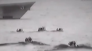 Định tấn công tuần dương hạm Mỹ, cướp biển bị giáng trả những đòn sấm sét