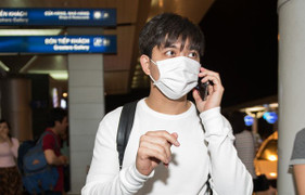 Giữa bão scandal, Tim bịt khẩu trang kín mít sang Hàn Quốc