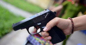 Truy tố kẻ côn đồ bắn tài xế xe ôm ở Bến xe Miền Đông