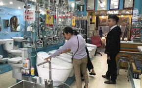 Hãy lắng nghe phụ nữ Nhật Bản để chọn mua bồn cầu chuẩn