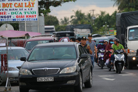 Hỗn loạn tại trạm thu phí Cai Lậy: Công an mời 'bà Tám BOT' lên làm việc
