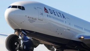 Hy hữu: Máy bay hạ cánh khẩn cấp cho khách đi... vệ sinh