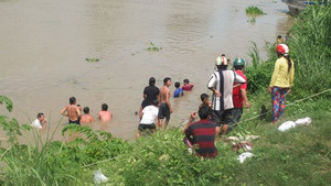 Tìm thấy thi thể 2 học sinh bị nước cuốn trôi ở Đắk Lắk