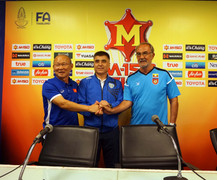 HLV Park Hang Seo thử thách Công Phượng, Xuân Trường