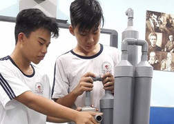 Học sinh lớp 9 biến nước thải máy lạnh thành nước uống