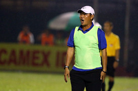 Danh thủ Trần Minh Chiến làm HLV trưởng B.Bình Dương
