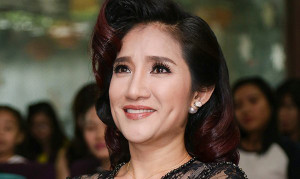 MC Cát Tường khoe giọng hát khiến fan bất ngờ