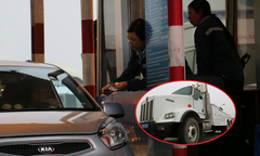 BOT quốc lộ 5 lại hỗn loạn, xe cẩu 'khủng' được điều động đến trạm