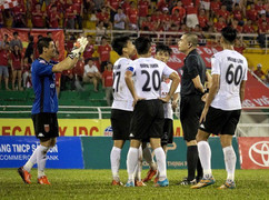 Trò hề của CLB Long An xấu xí nhất bóng đá Việt Nam 2017