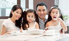Khoa học khẳng định: Gia đình sẽ hạnh phúc hơn nếu sinh con gái