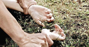 Gã tài xế xe ôm hiếp dâm, cướp điện thoại của khách hàng ở TP.HCM