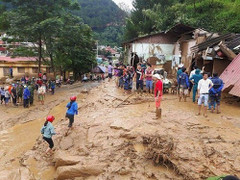 Năm 2017, bão lũ khiến gần 400 người chết và mất tích, thiệt hại 60.000 tỷ đồng