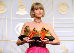 Ngắm nhìn cuộc sống sang chảnh 'vạn người mê' của 'nữ hoàng' 28 tuổi Taylor Swift