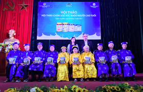 Vinamilk tiếp tục hành trình chăm sóc sức khỏe cho người cao tuổi trên cả nước