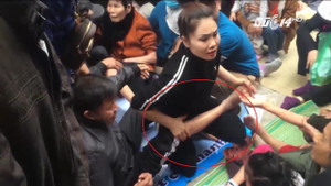 'Công chúa thuốc lào' chữa bệnh bằng nắn bóp, rút lưỡi?