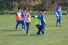 Vừa thắng Thái Lan, U23 Việt Nam tập 'biến hóa' sơ đồ 3 hậu vệ