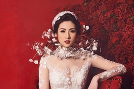 Á hậu Tú Anh lộng lẫy trong bộ váy cưới đính kim cương 3 tỷ đồng của Lek Chi