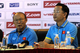 Trợ lý Hàn Quốc kém hiệu quả, HLV Park Hang Seo mời lại 'cánh tay phải' người Việt