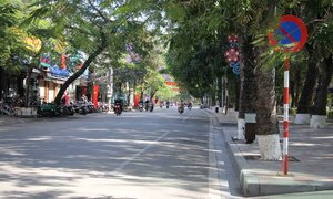 Ảnh: Đường phố Hải Phòng thông thoáng ngày đầu thực thi lệnh cấm đỗ ô tô