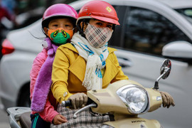 Người Sài Gòn co ro đón thời tiết lạnh nhất từ đầu năm