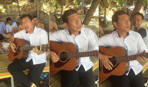 Clip: Danh hài Quang Thắng ôm guitar hát 'Tình khúc đòi nợ' khiến dân mạng thích thú