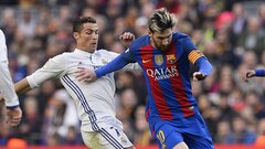Dấu ấn El Clasico: Messi cho Ronaldo 'hít khói'