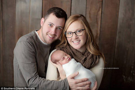 Em bé chào đời thành công từ phôi thai trữ đông hơn 24 năm