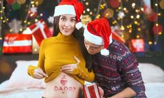 Tung ảnh Giáng sinh, Tú Vi hạnh phúc khoe mang thai con đầu lòng sau 2 năm đám cưới