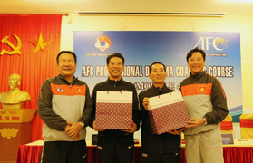 Lê Huỳnh Đức và hàng loạt HLV nội đủ điều kiện dẫn dắt tuyển Việt Nam