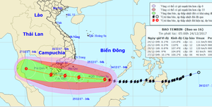 Bão số 16 giật cấp 15 liên tục mạnh thêm tiến thẳng đất liền