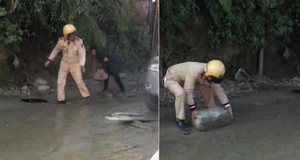 Clip: CSGT cùng dân phòng dọn đá nhấp nhô trên đường, giúp xe lưu thông ở Sa Pa