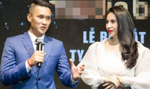 Công Vinh tặng Thủy Tiên món quà đặc biệt mừng vợ lên chức Tổng giám đốc