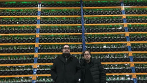 Đột nhập trang trại đào tiền ảo lớn nhất Bắc Mỹ