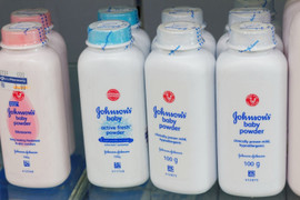 Tòa án Mỹ bác cáo buộc phấn rôm Johnson & Johnson gây ung thư