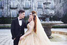 Lâm Khánh Chi khoe nhan sắc rạng ngời bên ông xã điển trai