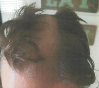 Thợ làm đầu bị bắt sau khi cắt tóc xấu thê thảm cho khách