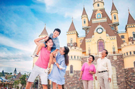 Lạc lối giữa ngàn hoa Tuy-lip tại Vinpearl Land Nha Trang